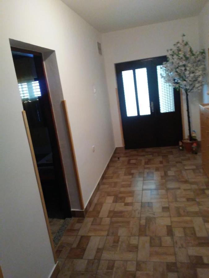 Apartmani Mate Vrban Karlobag Bagian luar foto