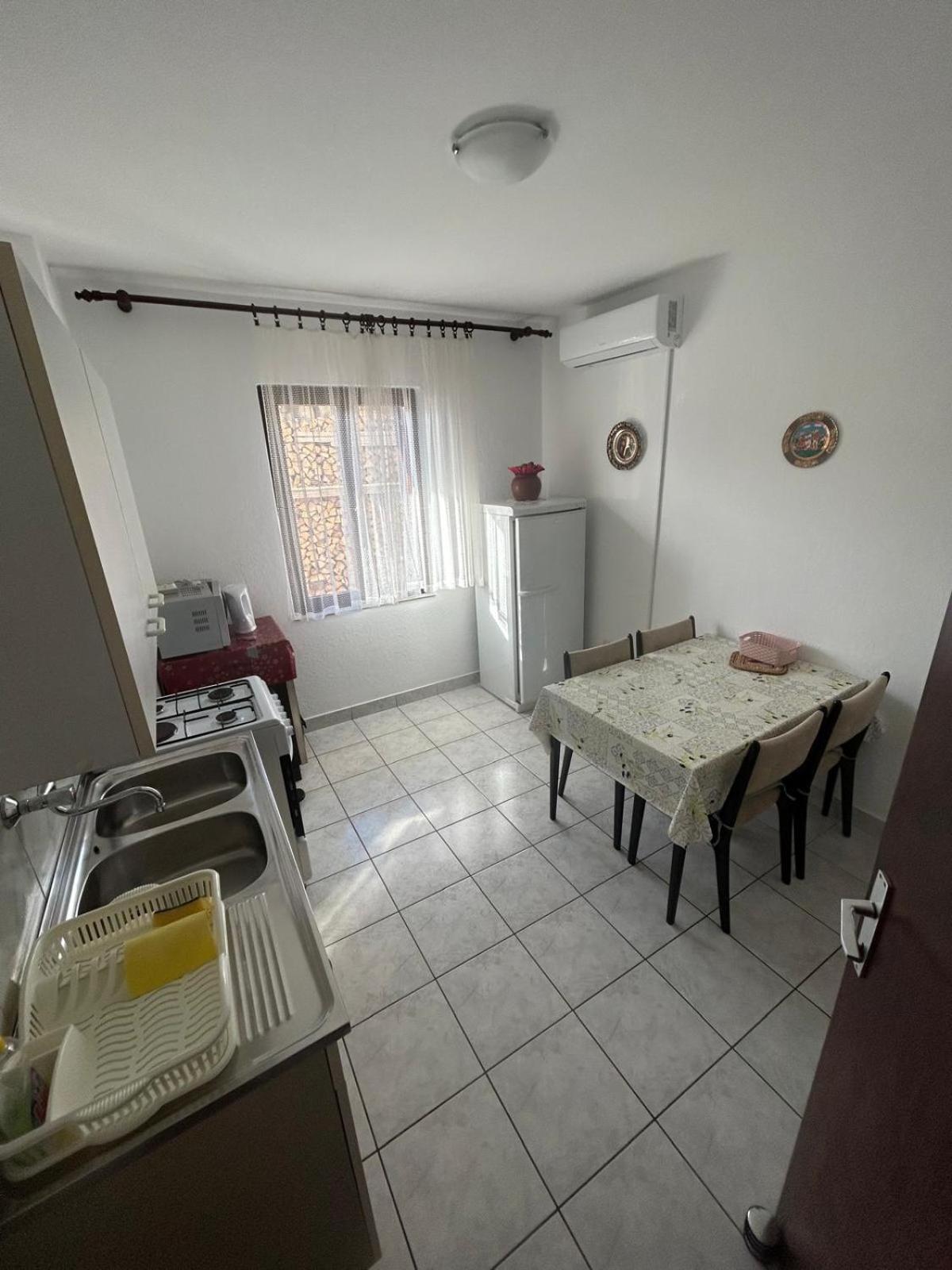 Apartmani Mate Vrban Karlobag Bagian luar foto