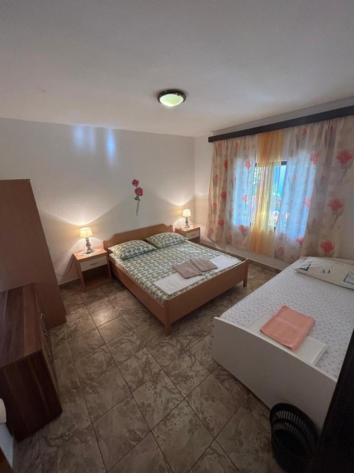 Apartmani Mate Vrban Karlobag Bagian luar foto