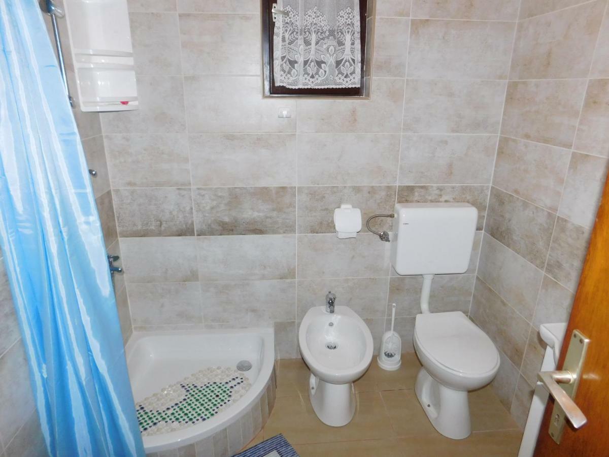 Apartmani Mate Vrban Karlobag Bagian luar foto